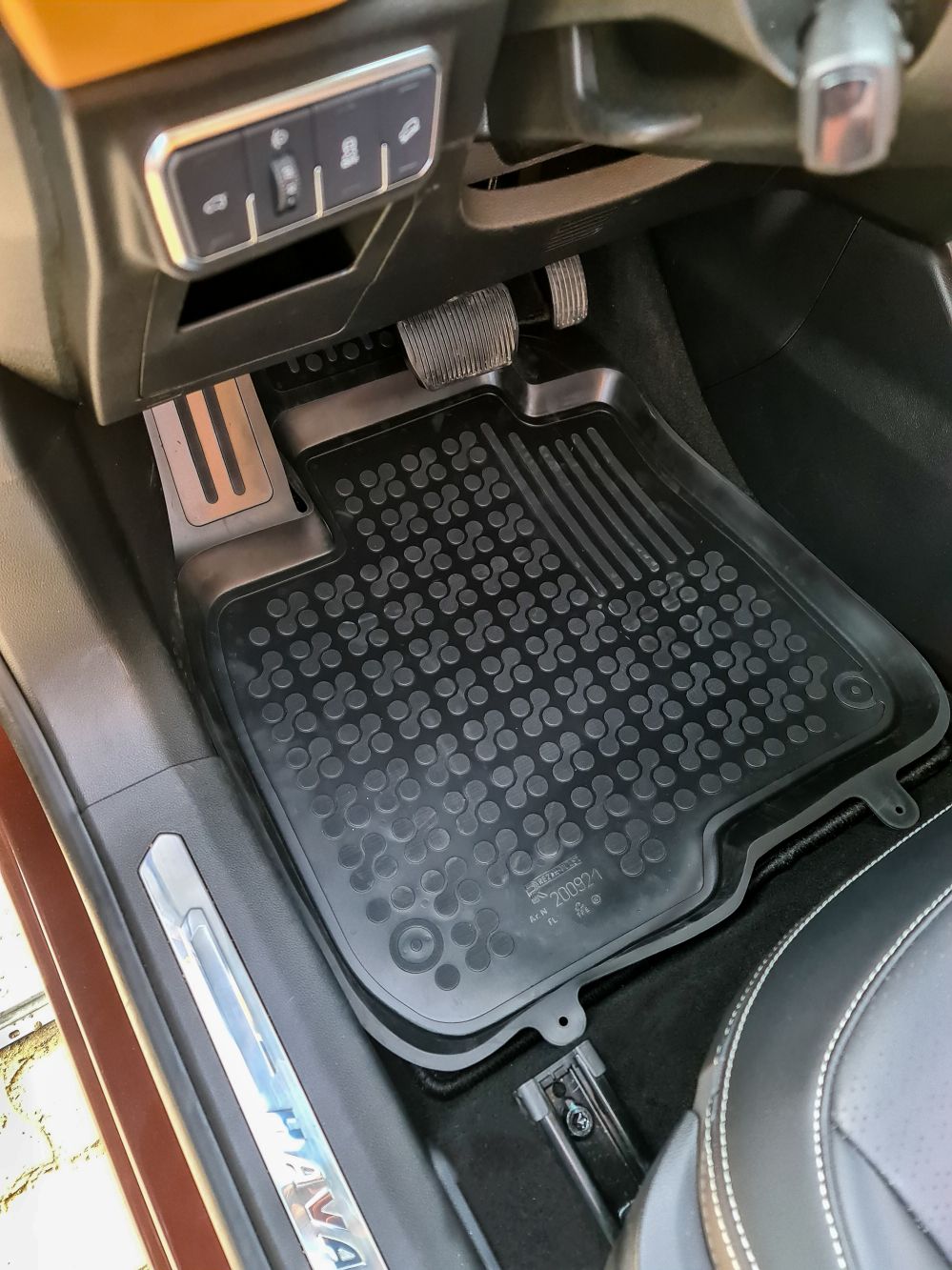 Λαστιχένια πατάκια Rezaw Plast για Honda CR-V (2018+) – τύπου σκαφάκι – 3τμχ.